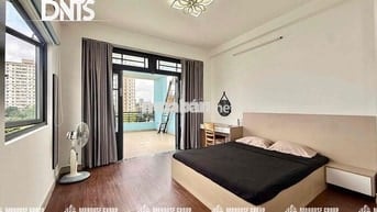 Cho thuê căn hộ 1 phòng ngủ balcony rộng 50m2 ngay chợ Tân Định