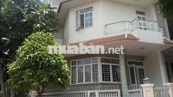 Cho thuê nhà góc KDC Him Lam Q7, 7.5x20m, Thang máy, Có hầm (Nhà trống