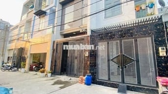 THANH LÝ GẤP NHÀ NGAY XÃ LONG THƯỢNG LONG AN DT 76M2 SHR CÁCH CHỢ 500M