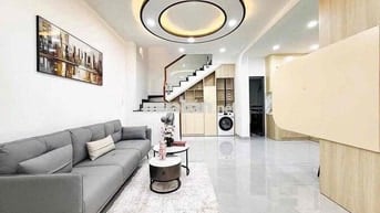 Nhà đẹp Bến Vân Đồn Quận 4 3,5m x 13m, 3 ngủ 4 vệ sinh - Có Sổ hồng -