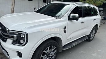 Ford Everest Titanium 2023 4x4 có hoá đơn, vay 75%