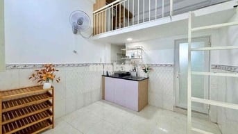 Cho Thuê Phòng Gác Cao 1M8 Đầy Đủ Nội Thất Gần Âu Cơ - Luỹ Bán Bích