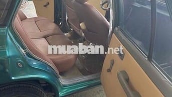 Xe thể thao 4 chỗ màu Xanh lá