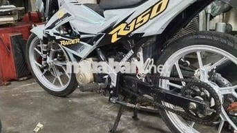 Suzuki Raider Xám