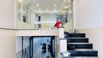 Cho thuê mặt bằng văn phòng mặt tiền Hoa Lan lối đi riêng,hầm để xe