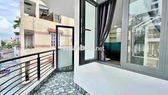 THANG MÁY BAN CÔNG CỰC CHILL 40m2 ngay Khu Phan Xích Long