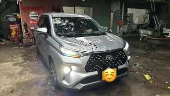 Toyota Veloz Cross 2023 7 chỗ Bạc