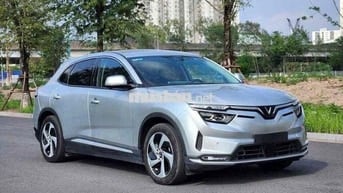 VinFast VF 8 2022 Bạc 40.000 km