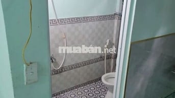 Phòng đẹp rộng, an ninh sạch đẹp, khóa vân tay, giờ tự do, ngã tư ga,