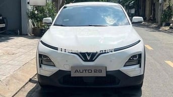 VinFast VF6 Eco 2025 Trắng 82.000 km