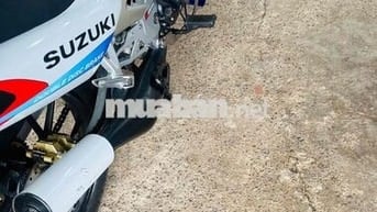 Suzuki Satria 120 Trắng, xanh, đỏ 6 số