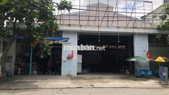 Diện tích: 400m2. Ngang 20 dài 20. Bao gồm 4 sổ mỗi sổ 5 x 20 vuông nh