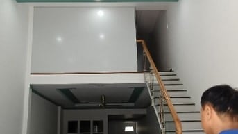 Bán Nhà Đúc Lửng DT: 4M x 18M 