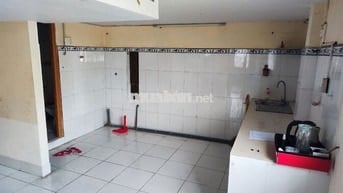 Bán 2 phòng (lầu 2 + 3) mặt tiền Triệu Quang Phục, Q5