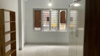 Cho thuê nhà 5 tầng mặt phố Chùa Quỳnh, Hai Bà Trưng. Giá: 13tr/ tháng