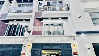 nhà mới xây 5 tầng sẵn nội thất cơ bản gần chợ Bình Thành