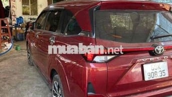 Toyota Veloz Cross 7 chỗ màu Đỏ