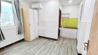 TRỐNG SẴN STUDIO MỚI TINH GIÁ RẺ CỬA SỔ TRỜI - THANG MÁY GẦN ĐẦM SEN.