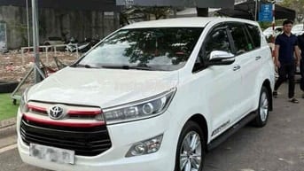 Toyota Innova bản V đặc biệt gầm cao dàn lạnh tốt