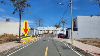 Cần bán lô đất ngay VSIP2 mặt tiền đường DT742 50m sổ sẵn, dân cư đông