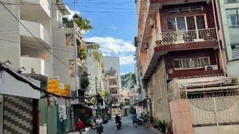 Hẻm Xe Hơi tới nhà Cư Xá Đô Thành P4 Q3
