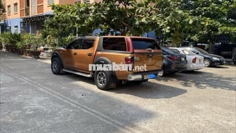 Nissan Navara 5 chỗ màu Nâu