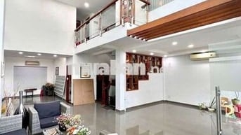 BIỆT THỰ SÂN VƯỜN 8 PHÒNG ĐƯỜNG XE TẢI