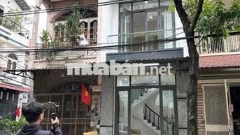 CHO THUÊ NHÀ FUN NỘI THẤT(4 PN,2LẦU,SÂN THƯỢNG) PHAN HUY ÍCH, TÂN BÌNH