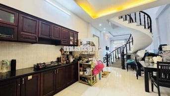 hơn 5 ty sỡ hữu 74m2 ngang ~5m nhà thoáng mát phú thuận hàng xóm yên