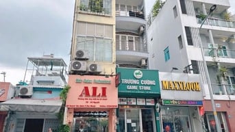 BÁN NHÀ MẶT TIỀN HUỲNH VĂN BÁNH , 10.9 TỶ CHỐT NGAY HH3%