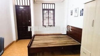 Cho thuê nhà nguyên căn ngõ 146 Trung Kính - 40m x 5 tầng. Giá 17tr/th