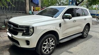 Ford Everest Nextgen Titanium 4x2 2024 Trắng