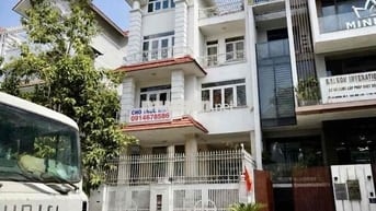 CHO THUÊ BIỆT THỰ KDC HIM LAM - 8 PHÒNG NGỦ- THANG MÁY - 90 Triệu TL