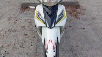 Bán xe Yamaha Sirius RC màu trắng đen