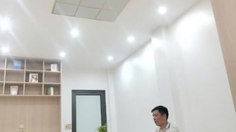 Bán nhà  Diện tích: 40m²,  6 tầng mới xây, có thang máy