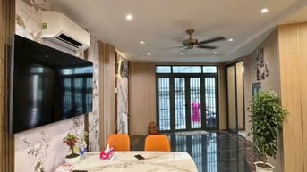 CHDV CAO CẤP CÁCH MẠNG THÁNG 8 PHƯỜNG 11 QUẬN 3. 