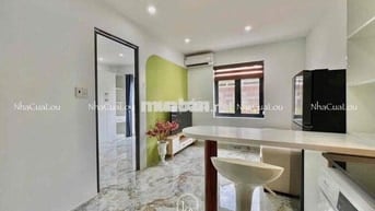 CHDV full nội thất 1pn ban công, cửa sổ nguyên lầu ngay sân bay TSN