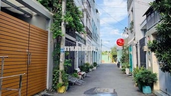  NHÀ HXH GẦN PHỞ QUỲNH TRÂM ĐS 8 QL 13 GẦN KDC HỒNG LONG HBP –THỦ ĐỨC.