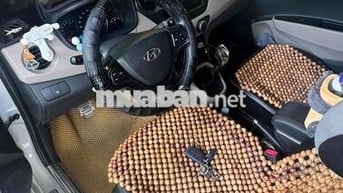 Hyundai i10 2015 Số sàn Bạc