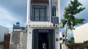 HẠ 200 TRIỆU, BÁN GẤP NHÀ LẦU Gần Trung Tâm TPHCM, Ngay Bến Xe MiềnTây