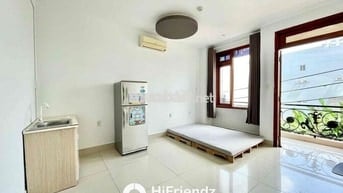 CHO THUÊ PHÒNG BAN CÔNG FULL NỘI THẤT-THANG MÁY NGAY HOÀ BÌNH,PHAN ANH