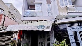nhà cao hẻm xe ôtô có 5 phòng 6 wc sân thượng . gần chở trường học  