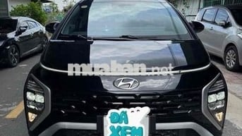 Hyundai Stargazer 1.5CC bản 6 ghế Thương Gia Đen