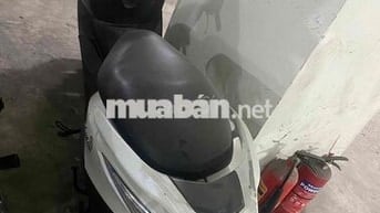 Xe máy màu Trắng