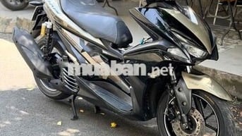 Yamaha NVX 155cc Đen, Vàng đồng