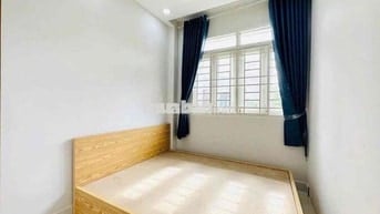 CHO THUÊ CHDV 2 PHÒNG NGỦ - BAN CÔNG RỘNG - TÁCH BẾP NGAY CHU VĂN AN