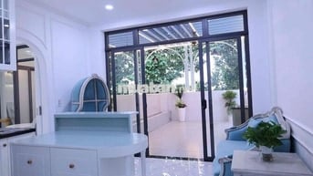 CĂN HỘ DỊCH VỤ CAO CẤP-TRUNG TÂM QUẬN 5- XÁCH VALI ĐÊN LÀ Ở