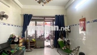 NHÀ HIẾM 3 TẦNG - ĐÔNG HƯNG THUẬN GẦN NGUYỄN VĂN QUÁ