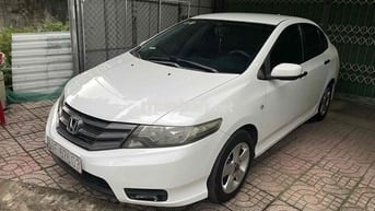 Honda City 2013 Số sàn Trắng 4 chỗ