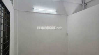 Cho thuê nhà hẻm xe hơi 4pn đường Đất Thánh, quận Tân Bình